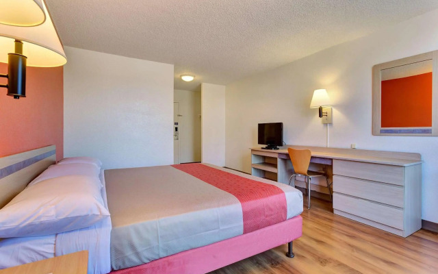 Motel 6 Belmont, CA - San Francisco - Redwood City