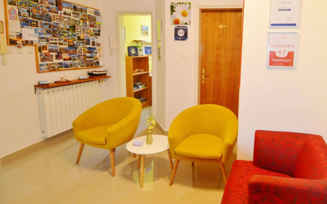 Apartments & Rooms Petra
