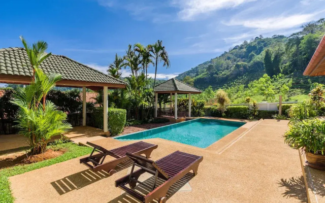 Aster Pool Villa