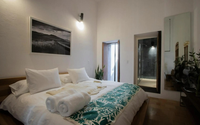 Hotel Sin Nombre