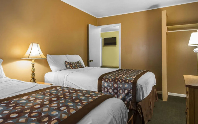 Skylark Shores Resort