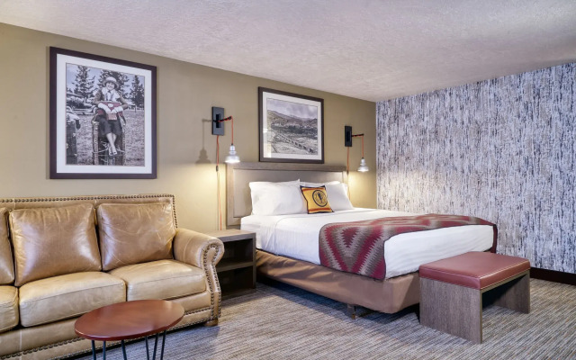 Yellowstone Park Hotel