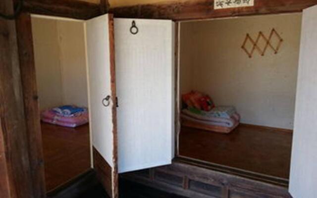 Moji Guest House