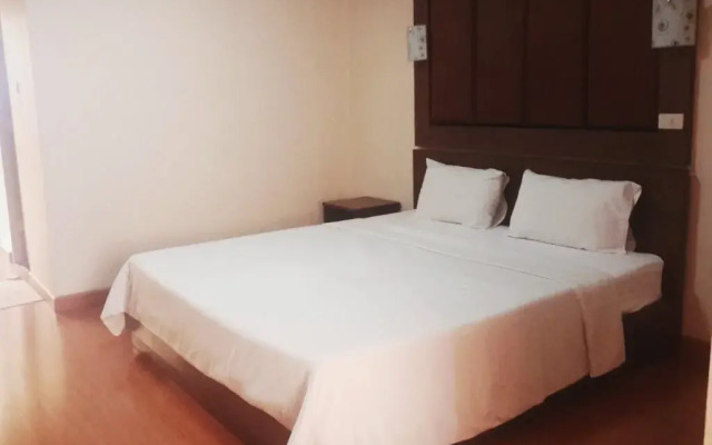 Aeksima Condo