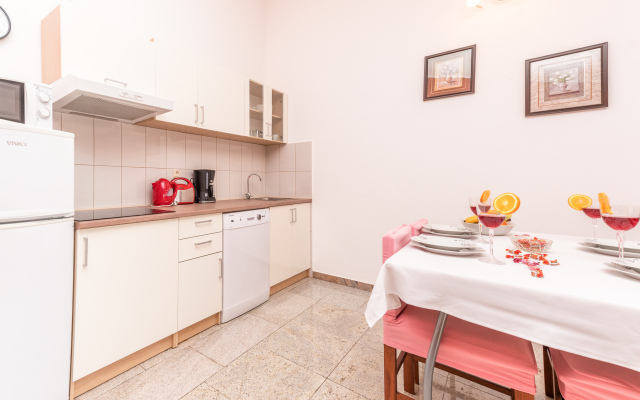 Cherry Apartment With Sea View