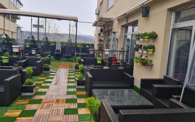 Hotel Tri "O" Topola