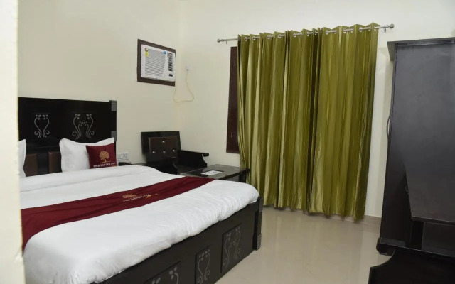 The Divine Oak Golden Leaf