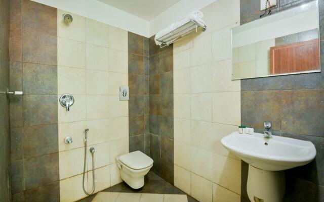 OYO 15226 Crystal Residency