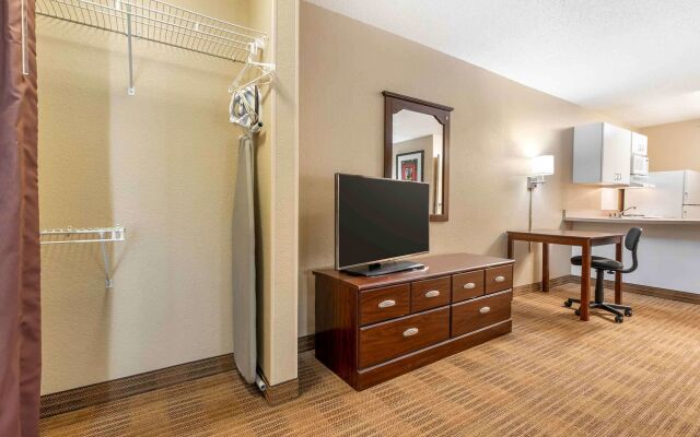 Extended Stay America Suites Indianapolis Airport