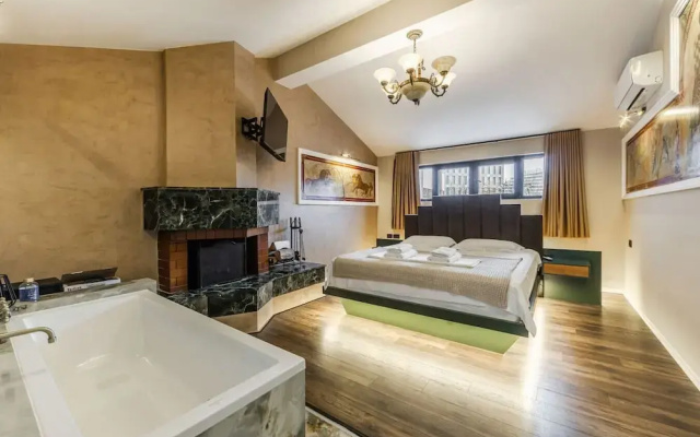 Miracle No 8 Central Modern Duplex