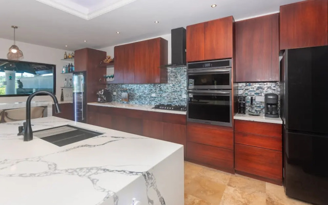 Pristine Bay 1005- Villa Loce 4 Bedroom Home