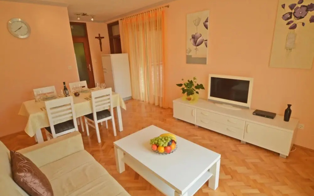 Bernardo in Rovinj With 1 Bedrooms and 1 Bathrooms