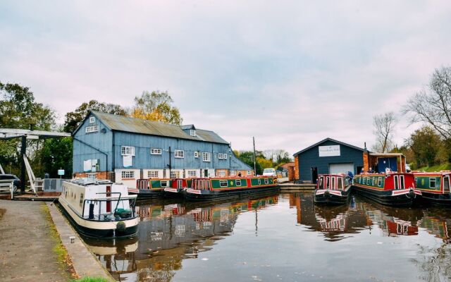 Wrenbury Mill Marina Apartments