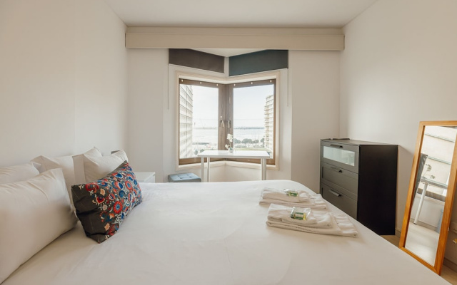 Matosinhos Ocean View by Vacationy