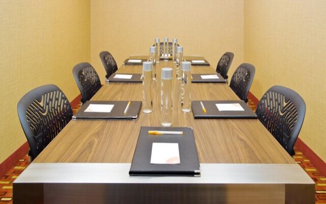 Courtyard by Marriott Fresno