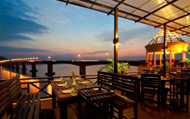 Champasak Grand Hotel