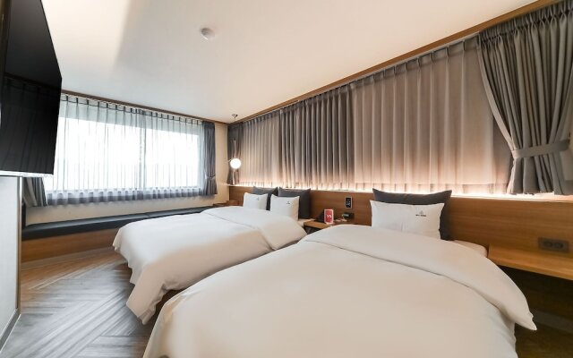 Ulsan Yeongnam Alps Demeure Hotel