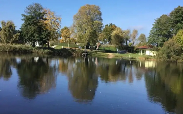 Haus am See in Kleinzerlang