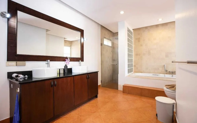 Balinese 3BR Pool Villa Freya in Rawai