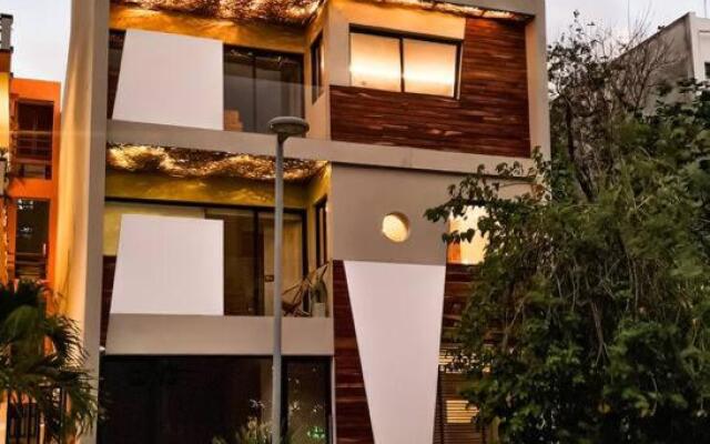 S102 Nadide Luxury PRIVATE JACUZZI STUDIO with a jungle view