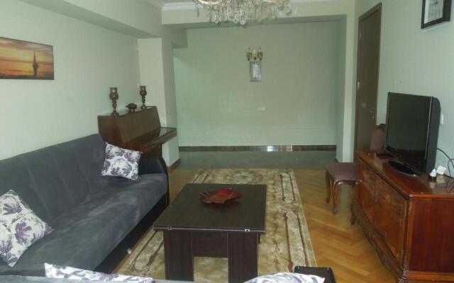 Apartment on 26 May 10/12