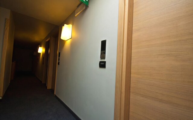 Victor Hotel