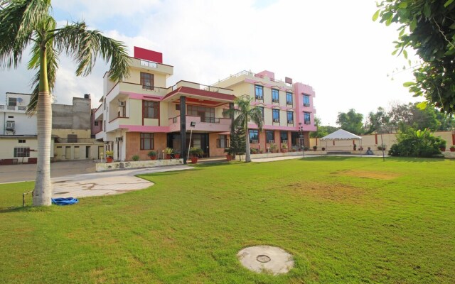 OYO 9143 Hotel Maharani