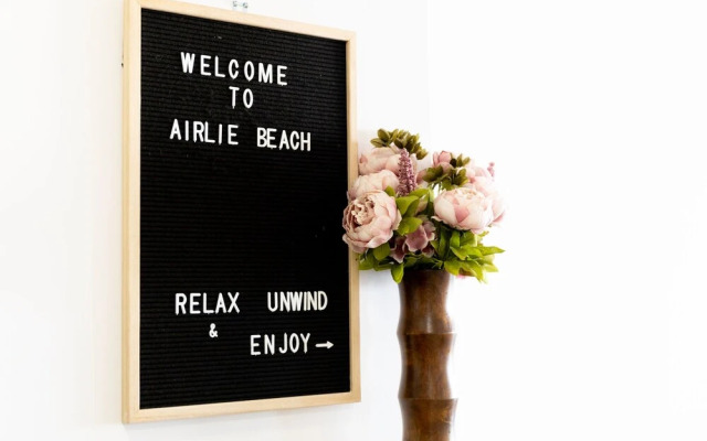 Stunning Sea Views Azura 7 Airlie & Wifi