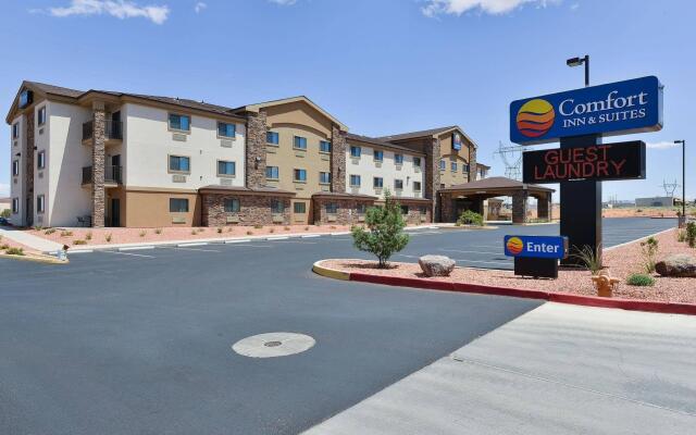 Comfort Inn & Suites Page at Lake Powell