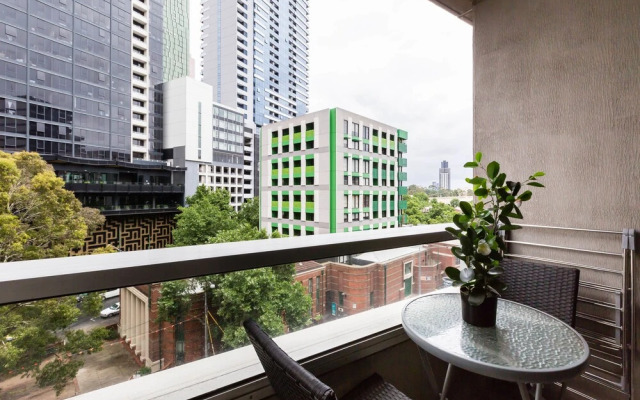 SANDRA, 1BDR Carlton Apartment