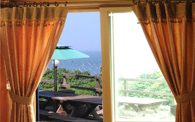 Yeosu Hyangilam Heukjip Pension