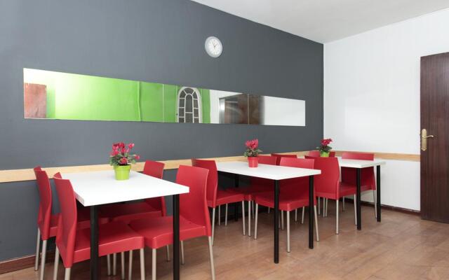 Diagonal House