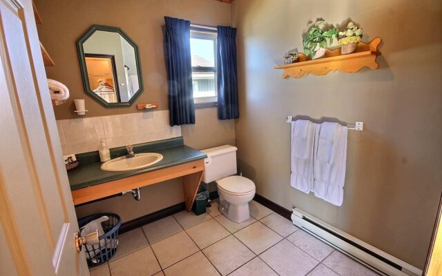 Cavendish Bosom Buddies Cottages and Suites