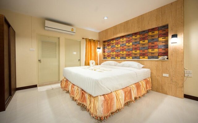 Chic Inn Thamuang