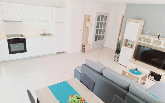 Modern Apartment in Kastel Stafilic With Fenced Garden