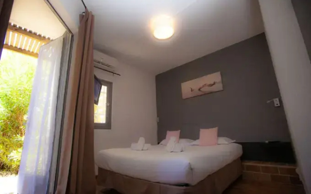 Marina Hotel Club