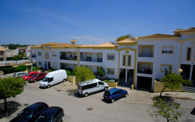 Apartamento T2 em condomínio fechado.