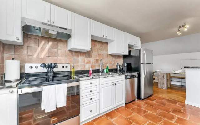 Private 2bdrm Unit With Ensuite Laundry - U5A