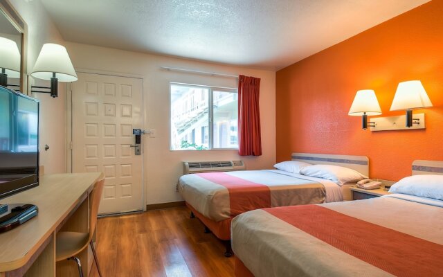 Motel 6 Los Angeles - Hacienda Heights