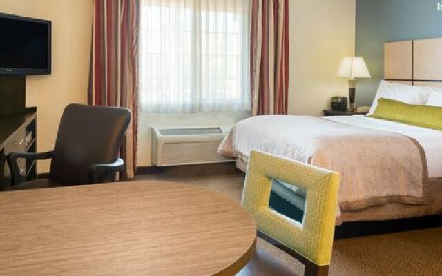 Candlewood Suites Kansas City-Overland Park