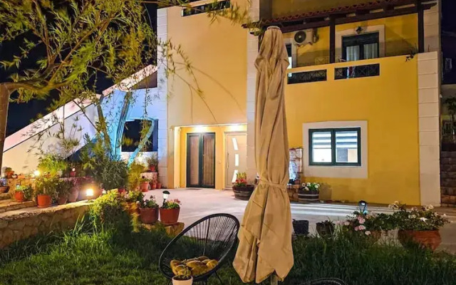 Villa Aitheras With sea Views and Garden