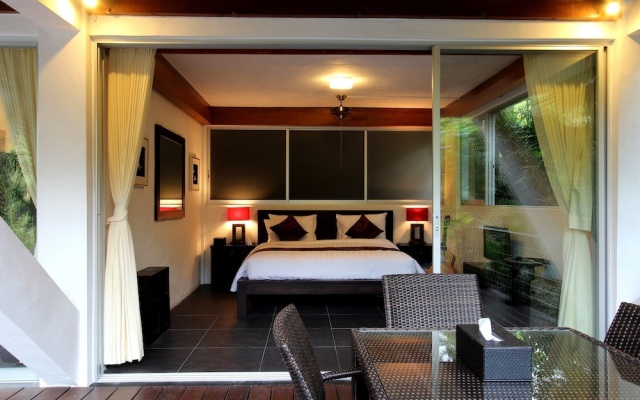 Tree Tops Villa – Guest Rooms – Beraban