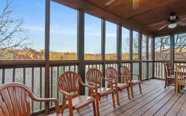 Kemper's Cabin by Silver Dollar City - Ideally Located