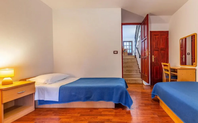 Awesome Home in Banjole With Wifi and 2 Bedrooms