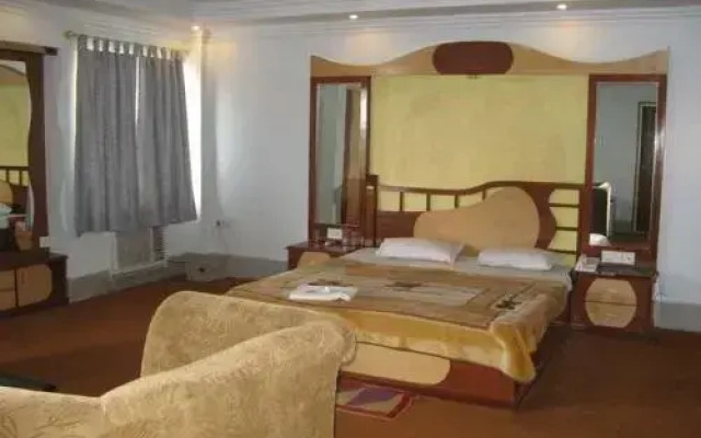 Hotel Saptarishi