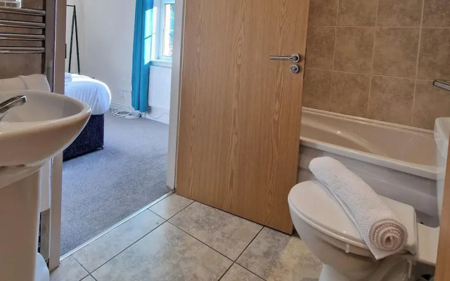 Coventry Retreat - Modern 2 Bed Apartment