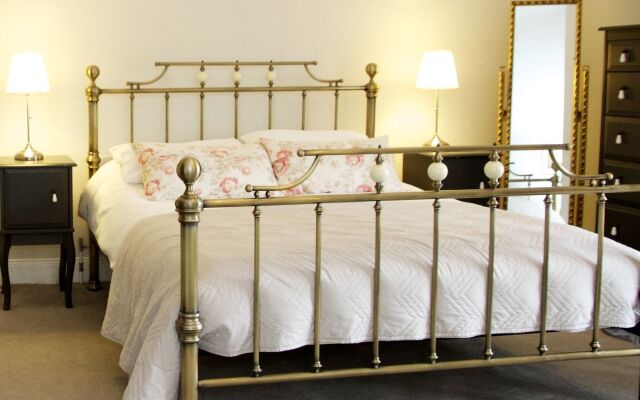 Maryville House Tearooms & Boutique B&B