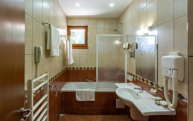 Yanakiev Club Hotel