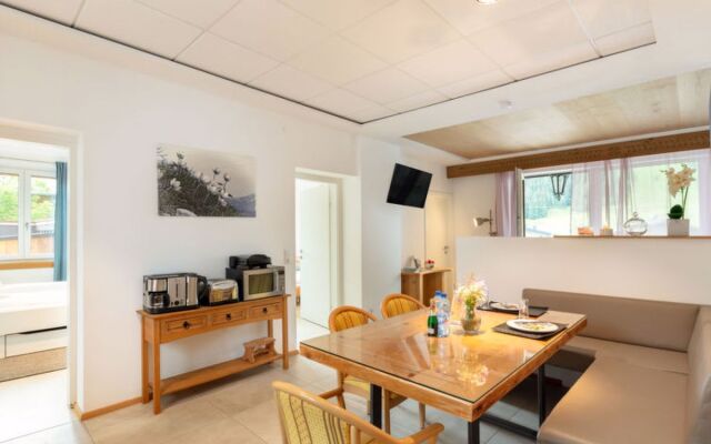 Apartmenthaus Dreier 11704