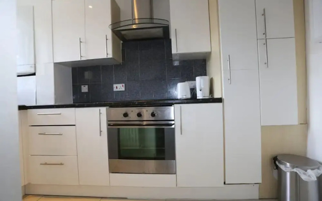 Beautiful 3 Beds House - Thamesmead